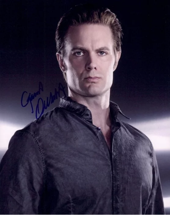 Garret Dillahunt autograph
