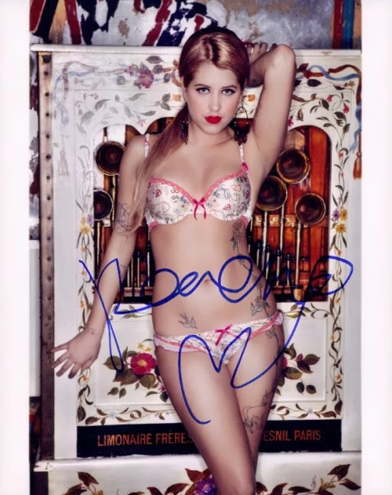 Peaches Geldof autograph