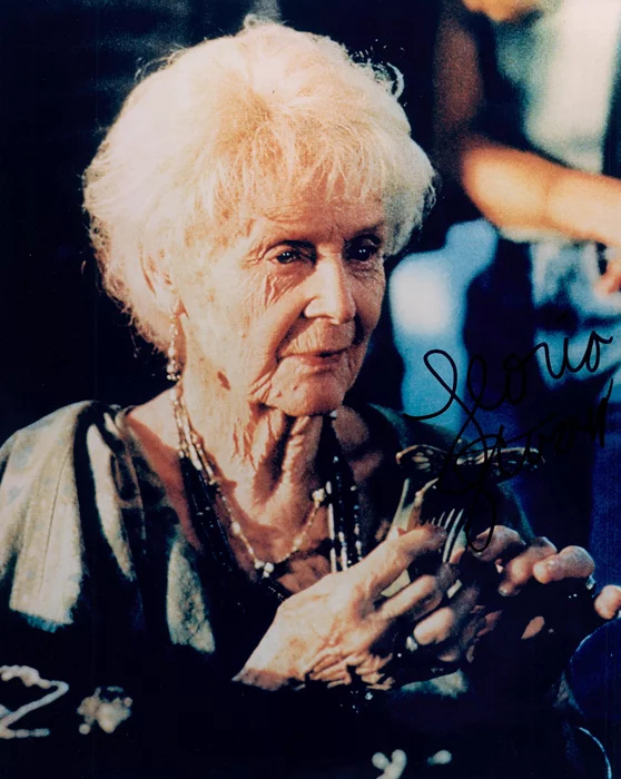 Gloria Stuart autograph