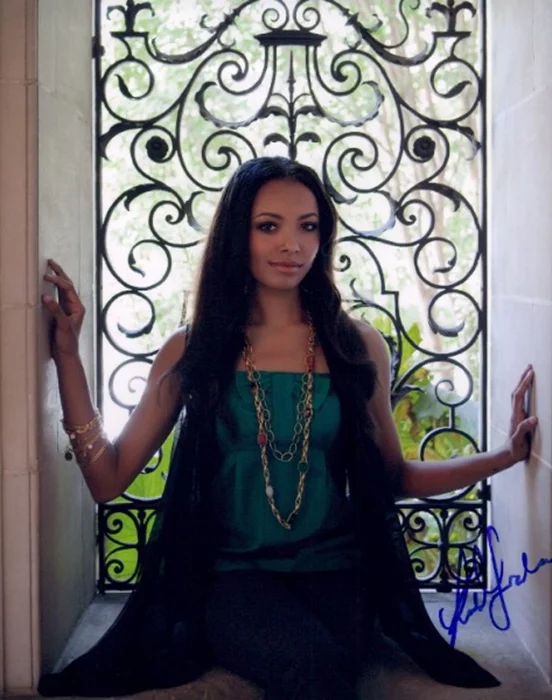 Katerina Graham autograph