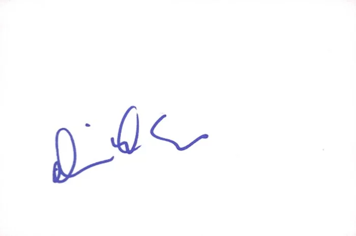 Oliver Hudson autograph