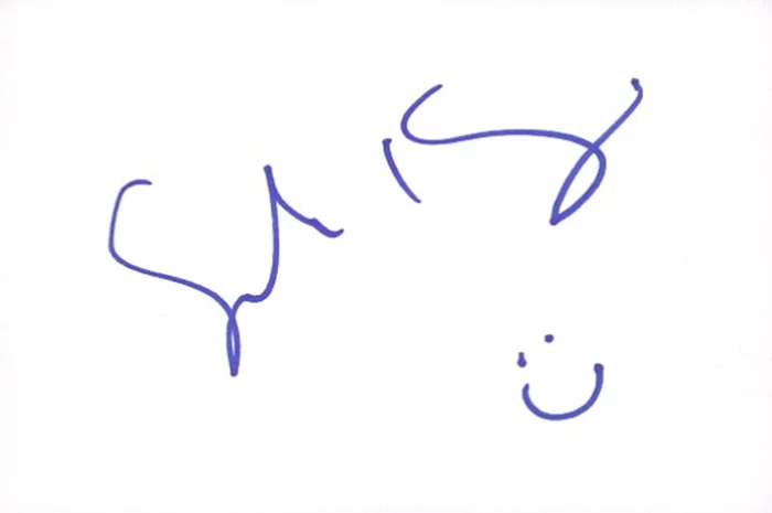 Angela Kinsey autograph