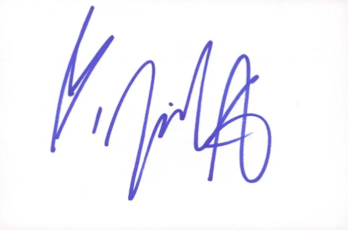 Jennifer Stone autograph