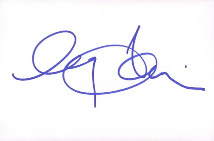 Nancy Travis autograph