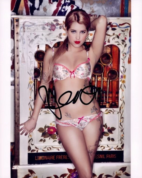 Peaches Geldof autograph