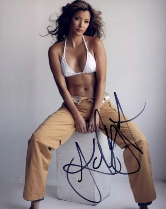 Kelly Hu autograph