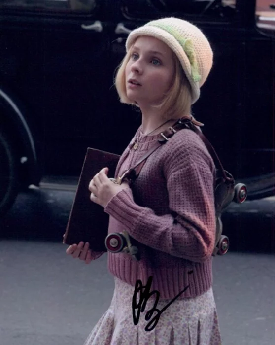 Abigail Breslin autograph