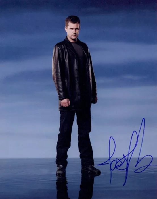 Joshua Jackson autograph