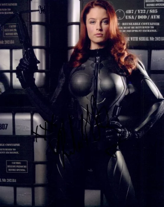 Rachel Nichols autograph