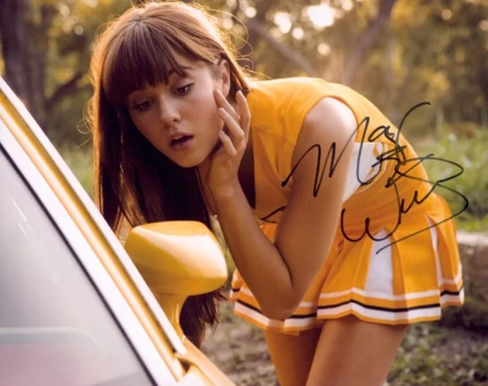 Mary Elizabeth Winstead autograph