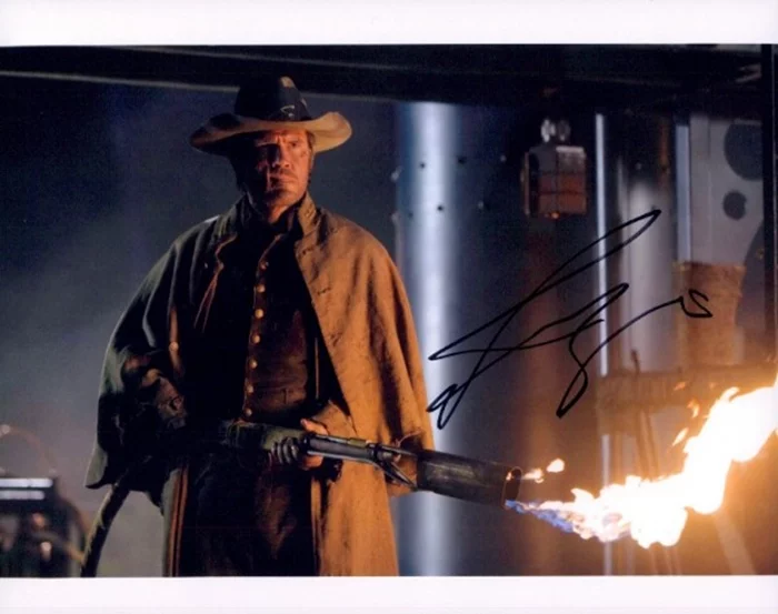 Josh Brolin autograph