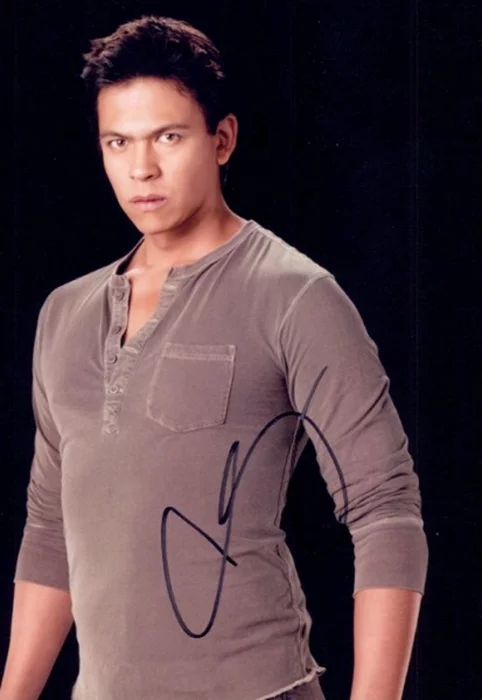 Chaske Spencer autograph