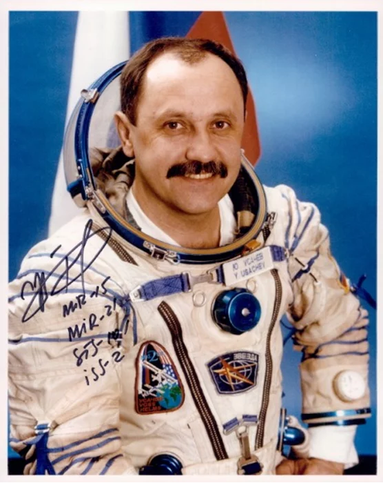 Yury Usachev autograph