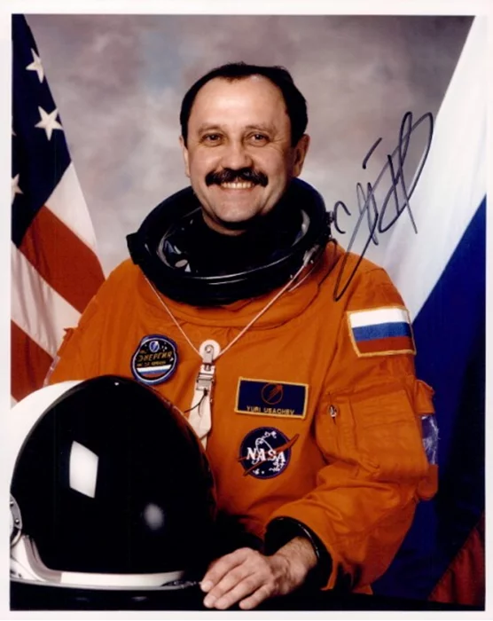 Yury Usachev autograph