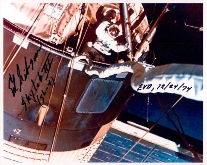 Edward Gibson autograph
