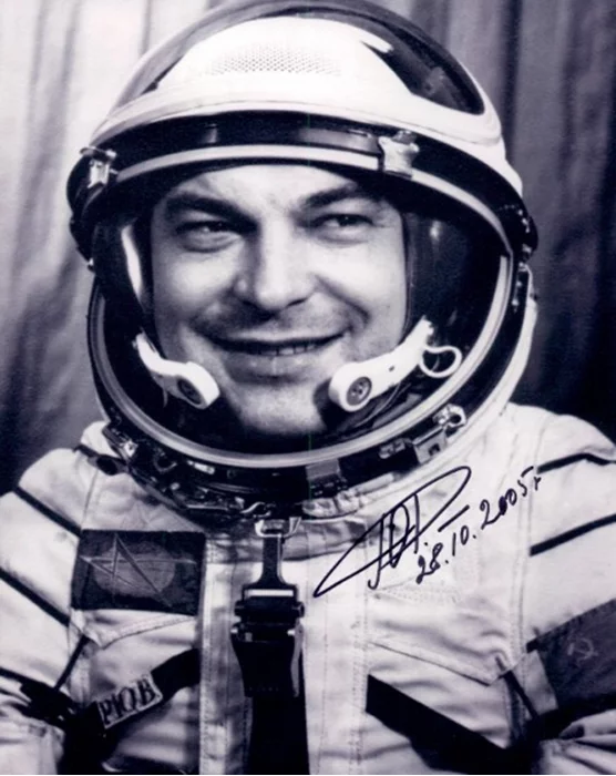Yuri Romanenko autograph