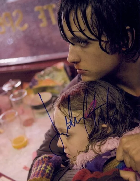 Justin Chatwin autograph