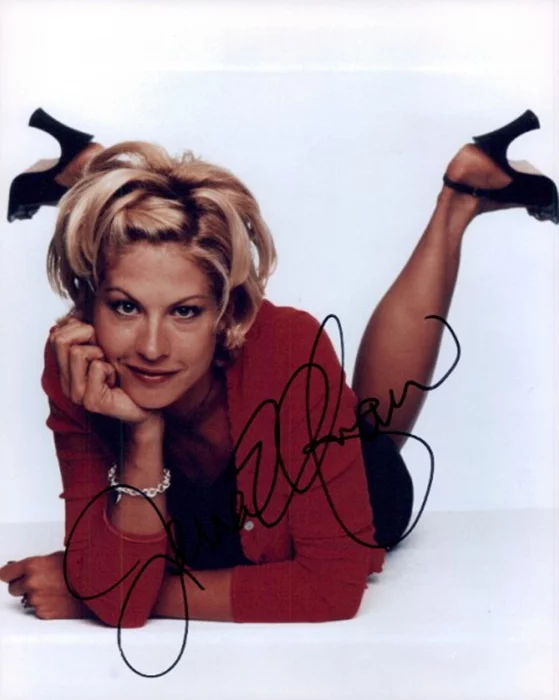 Jenna Elfman autograph