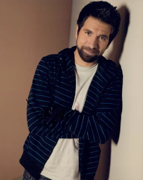 Joshua Gomez autograph