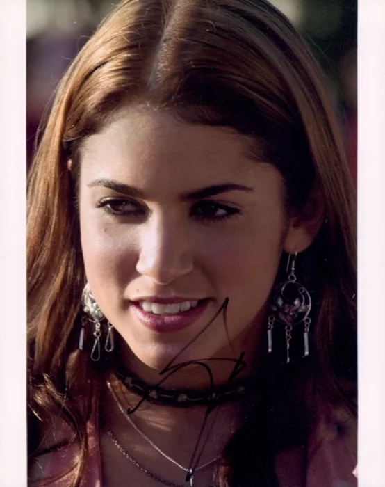 Nikki Reed autograph