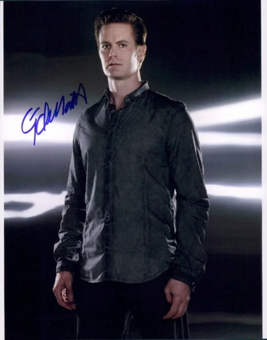Garret Dillahunt autograph