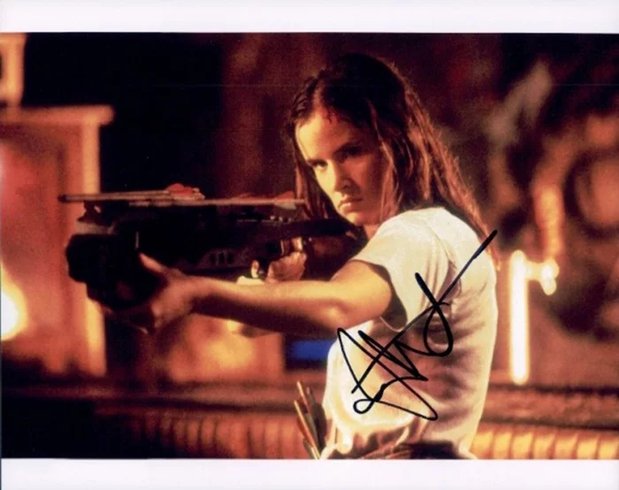 Juliette Lewis autograph