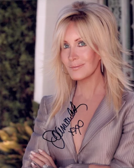 Joan Van-Ark autograph