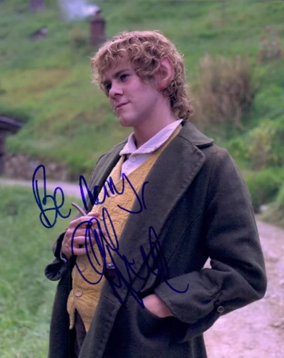 Dominic Monaghan autograph