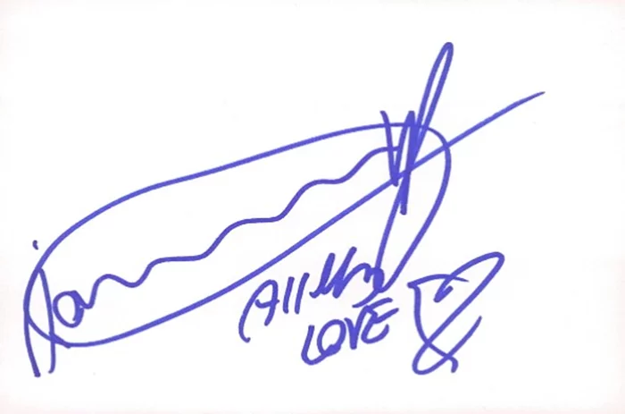 Q'Orianka Kilcher autograph