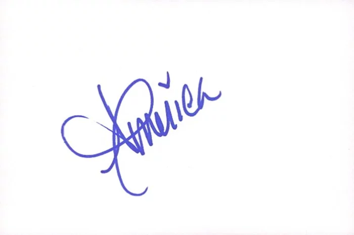 America Olivo autograph