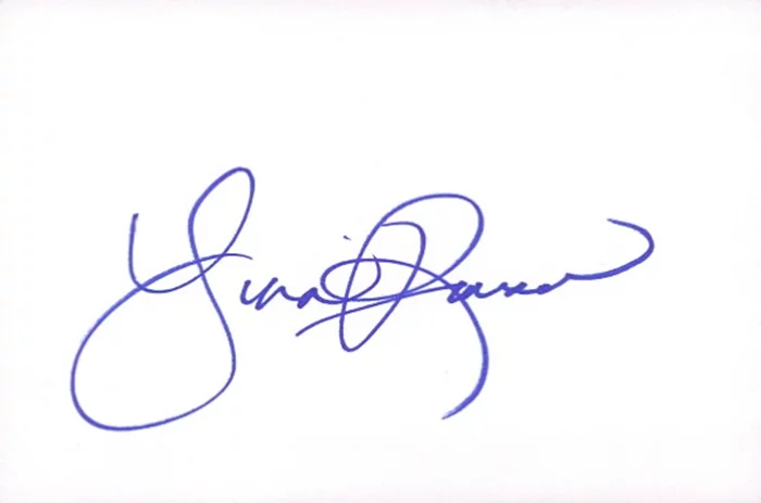 Gina Ravera autograph