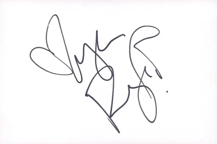 Ryan Starr autograph