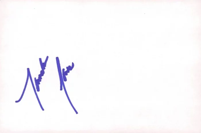 Tamala Jones autograph