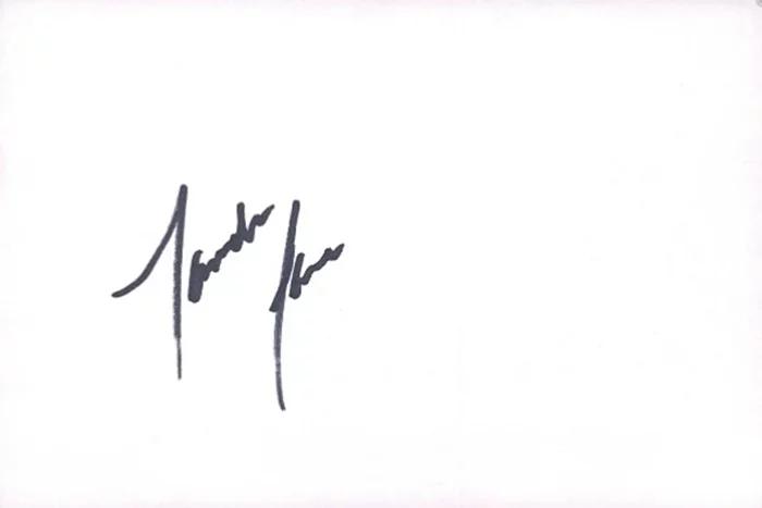 Tamala Jones autograph