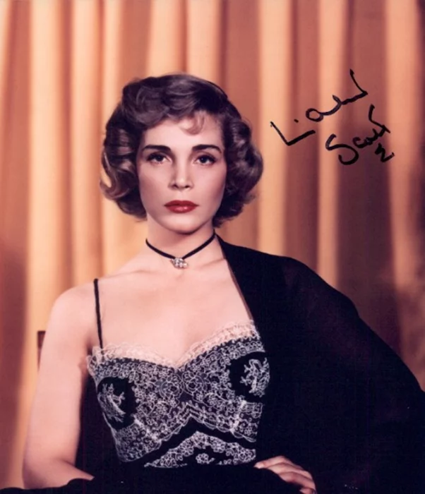 Lizabeth Scott autograph