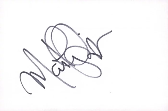 Martha Plimpton autograph