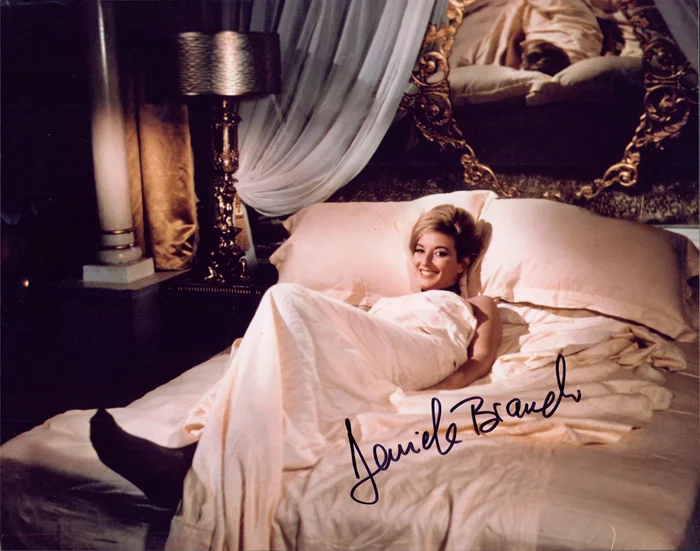 Daniela Bianchi autograph