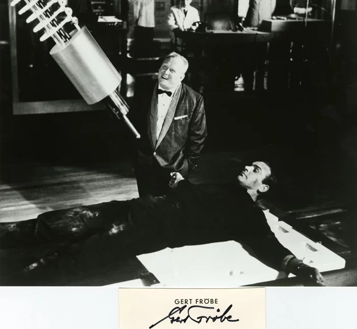 Gert Frobe autograph