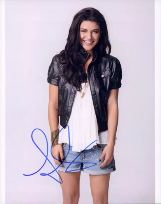 Jessica Szohr autograph