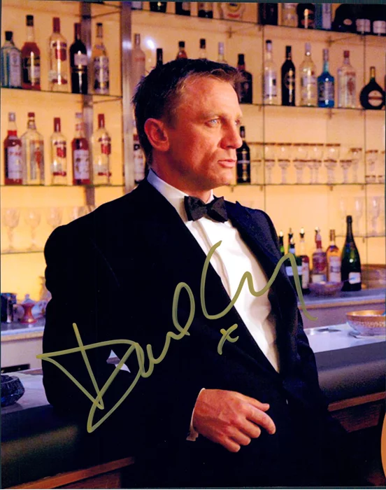 Daniel Craig autograph