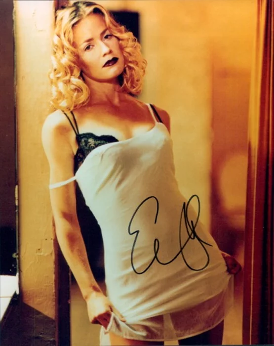 Elisabeth Shue autograph