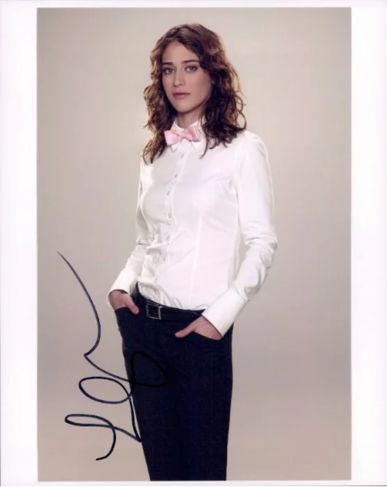 Lizzy Caplan autograph