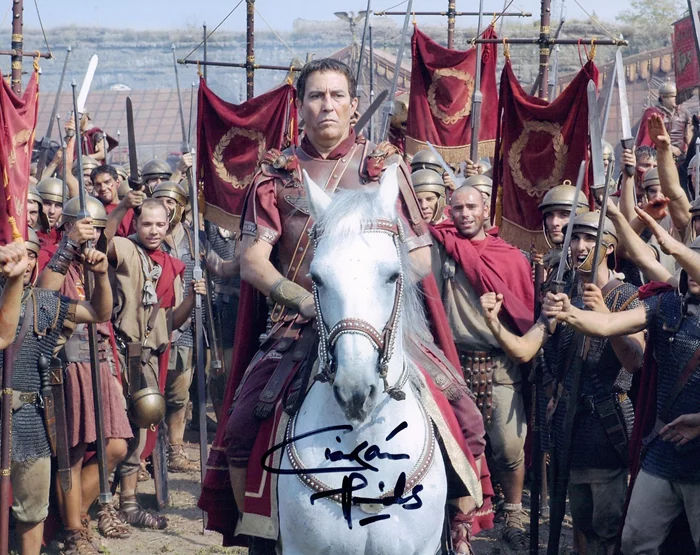 Ciaran Hinds autograph