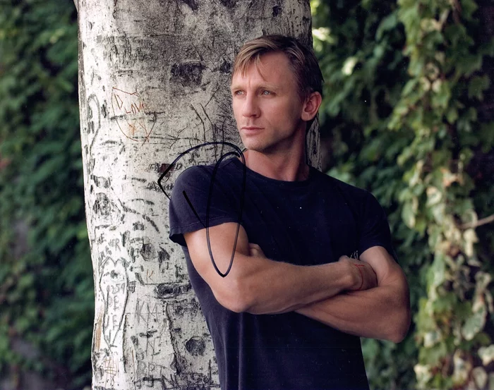 Daniel Craig autograph