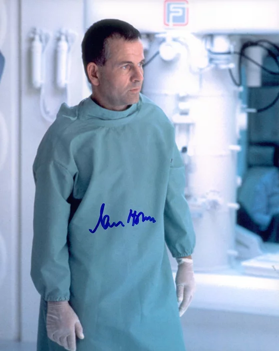 Ian Holm autograph