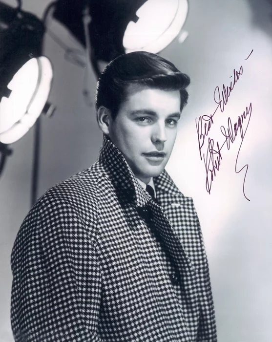 Robert Wagner autograph