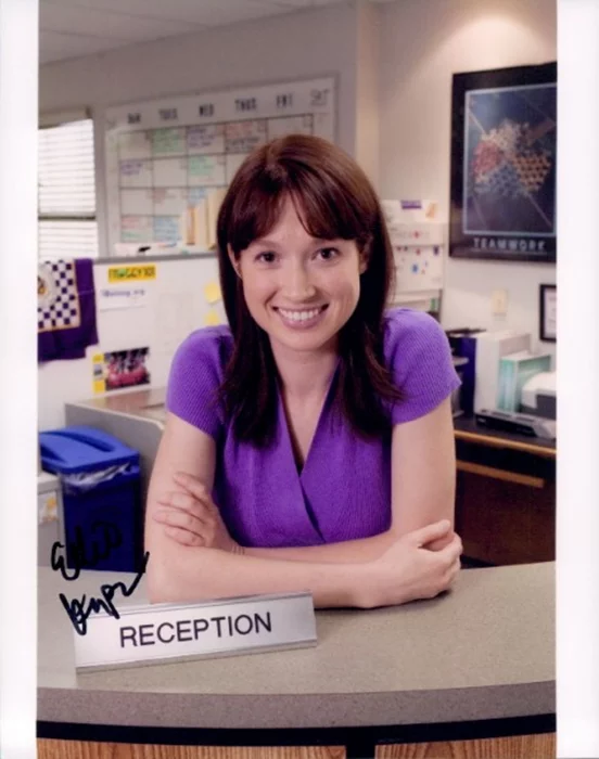 Ellie Kemper autograph