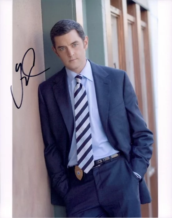 Timothy Omundson autograph