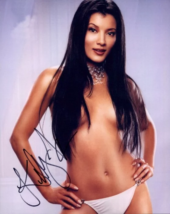 Kelly Hu autograph