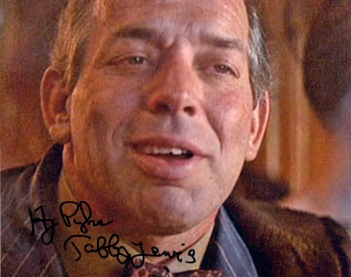 Hy Pyke autograph